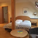 Hotel-restaurant Zum Onkel Jonathan 3* ראהרן