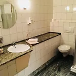 מלון Hotel-restaurant Zum Onkel Jonathan 3*