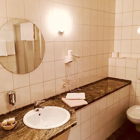 Hotel-restaurant Zum Onkel Jonathan Raeren