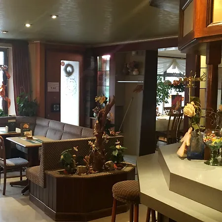 Hotel-restaurant Zum Onkel Jonathan ラアーレン