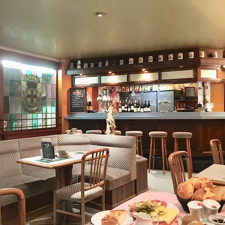 Hotel-restaurant Zum Onkel Jonathan ラアーレン