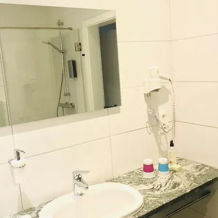 Hotel-restaurant Zum Onkel Jonathan Raeren