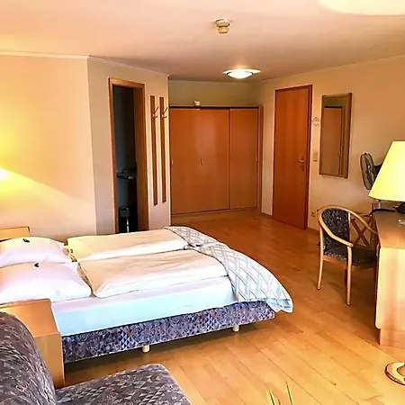 Otel Hotel-restaurant Zum Onkel Jonathan